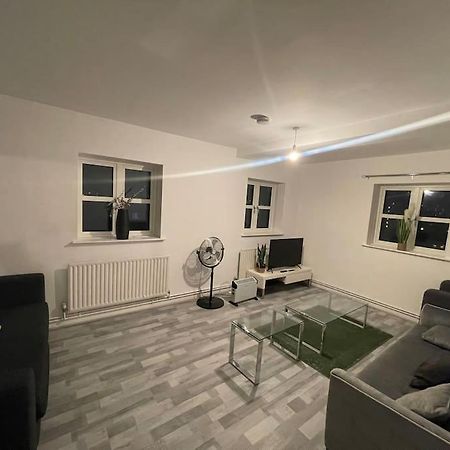 Lovely Spacious Entire 1 Bedroom Apartment - New Management London Exterior foto