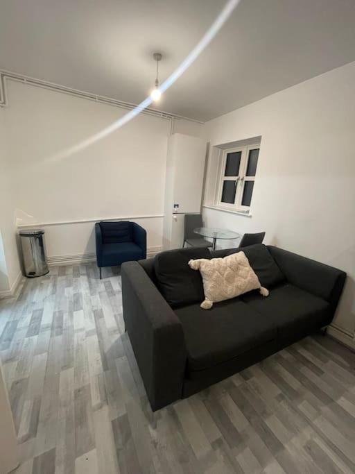 Lovely Spacious Entire 1 Bedroom Apartment - New Management London Exterior foto