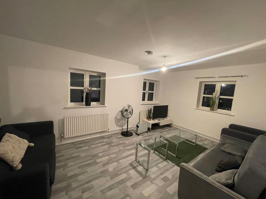 Lovely Spacious Entire 1 Bedroom Apartment - New Management London Exterior foto